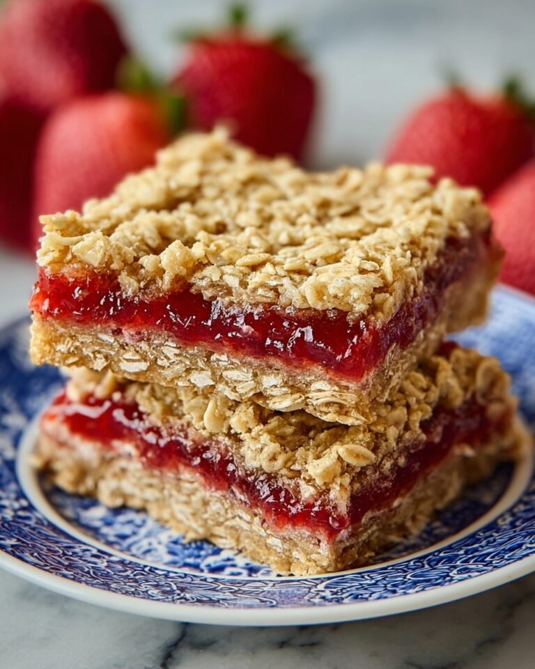 Strawberry Oatmeal Bars: Healthy, Fruity & Delicious Recipe