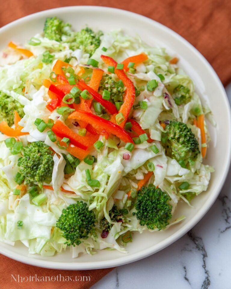 Cabbage and Bell Pepper Salad with Dill and Lemon Dressing Recipe