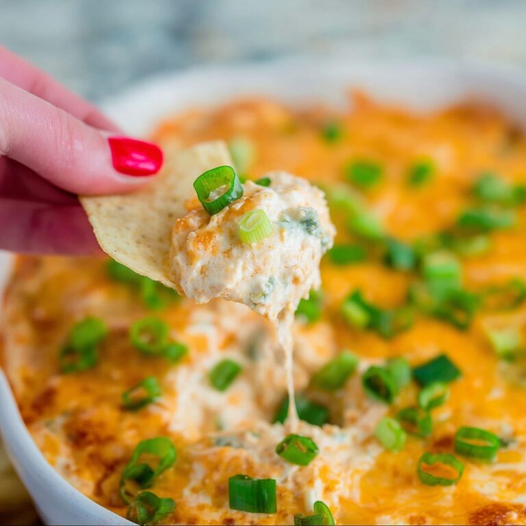 Cheesy Buffalo Chicken Dip Recipe