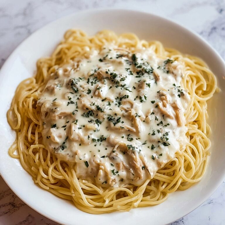 Creamy Crockpot Garlic Parmesan Chicken Pasta Recipe
